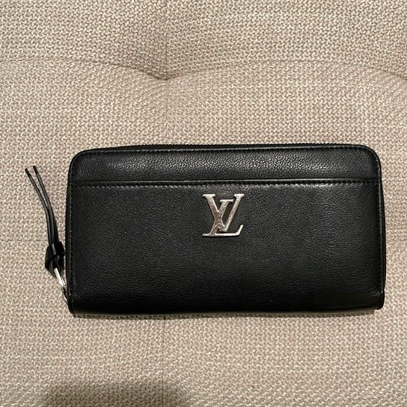 Louis Vuitton Zippy Lockme Wallet in Leather Black - Picture 1 of 8
